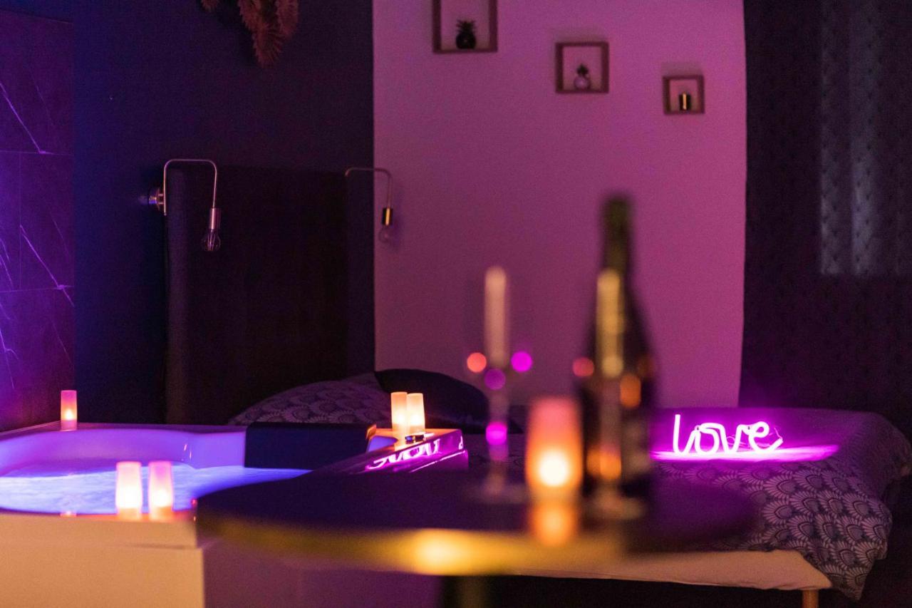 * Spa & Detente # Suite Privee # Tours # Netflix * Exteriér fotografie